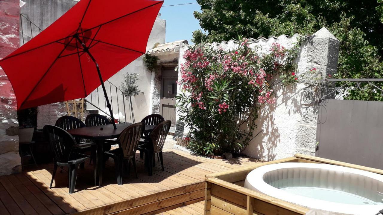 Le Patio Aux Hirondelles Villa Lagorce  Buitenkant foto